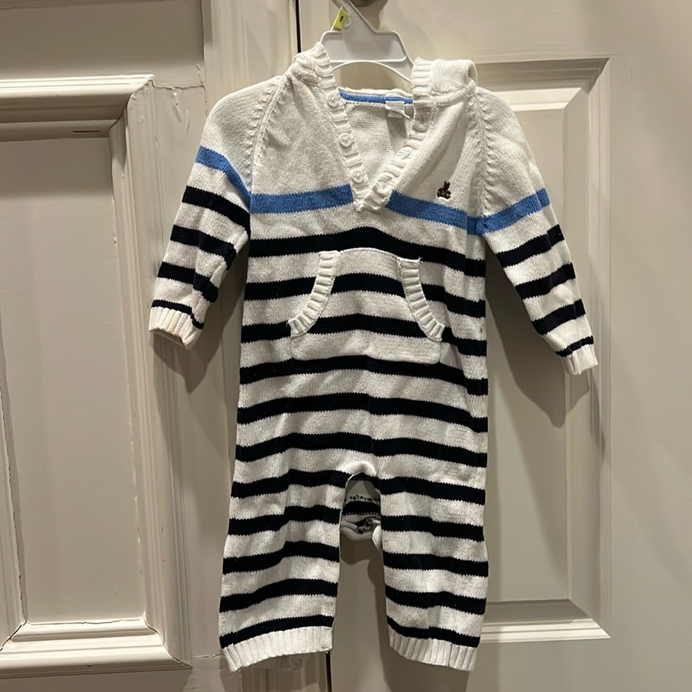 Like new  12 to 18 months from baby gap sweater onesie with hoodie, 100% cotton